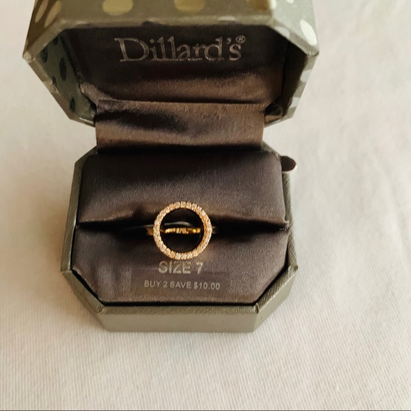 Beautiful circle ring - Picture 6 of 7